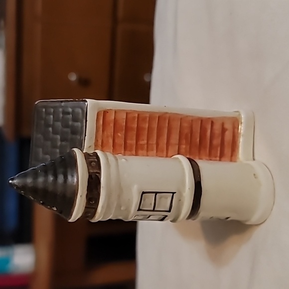 Otagiri Victorian Houses Salt and Pepper Shakers Set Handpainted Vintage Japan - Picture 5 of 14